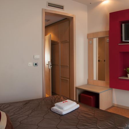 Garni Hotel Vigor - Ev Station Novi Sad Eksteriør billede