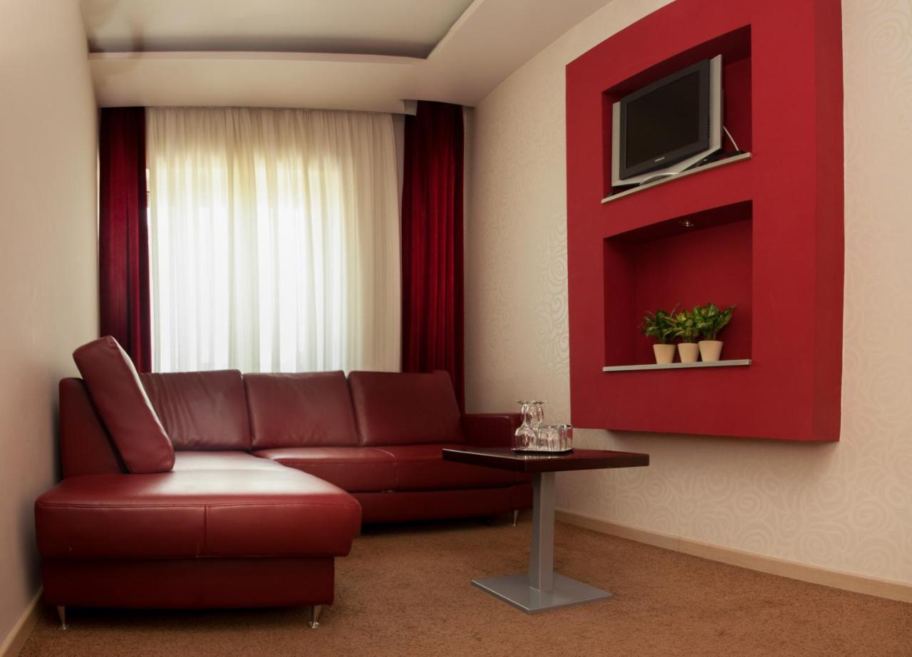 Garni Hotel Vigor - Ev Station Novi Sad Eksteriør billede