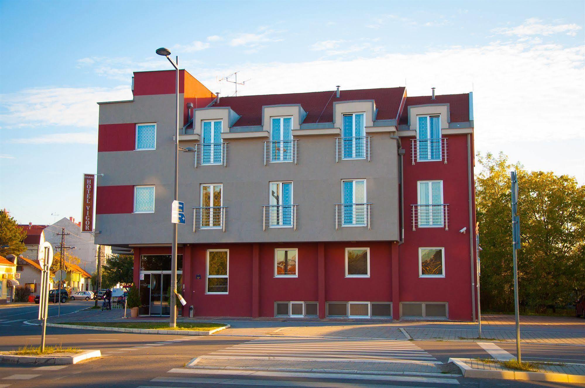 Garni Hotel Vigor - Ev Station Novi Sad Eksteriør billede