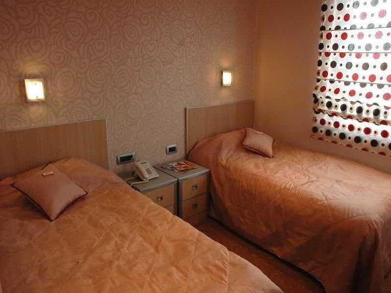 Garni Hotel Vigor - Ev Station Novi Sad Eksteriør billede